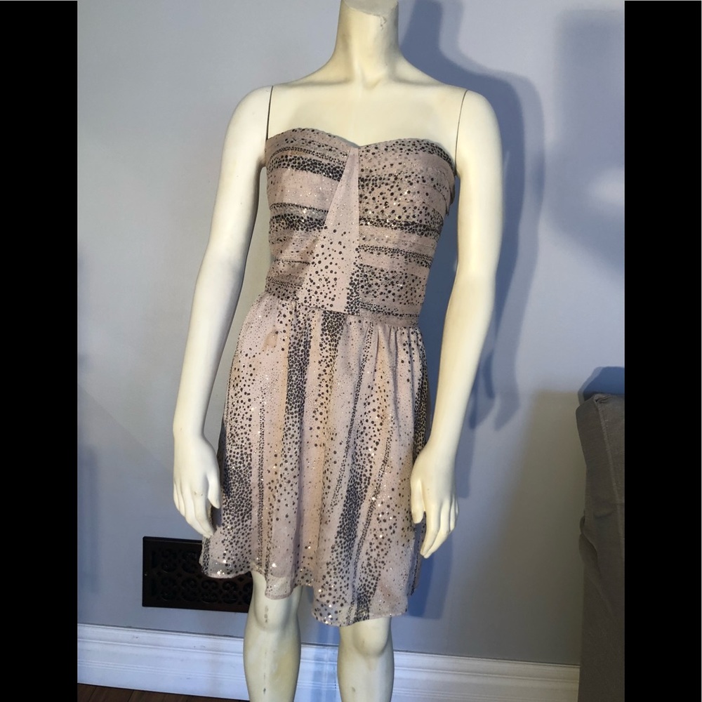 Sleeveless dress